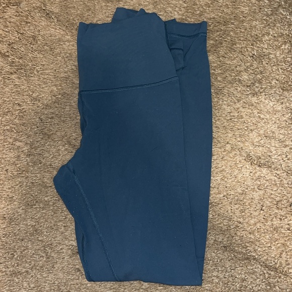 Lululemon LOT - 3 tops and 5 pants various styles!!! - Picture 6 of 9